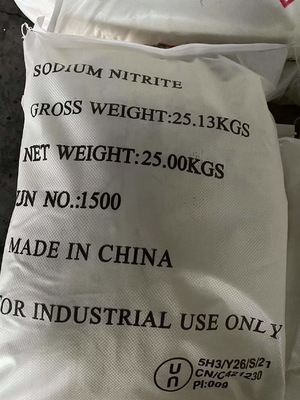 Protecteur blanc de couleur de pureté du nitrite de sodium de la poudre NaNO2 98,5% pour des produits carnés
