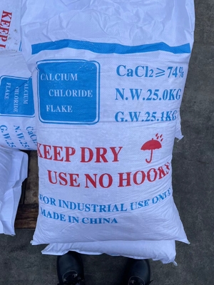 Flocons de dihydrate de chlorure de calcium de 74% 77% Cacl2 1000kg/sac pour les fluides de forage