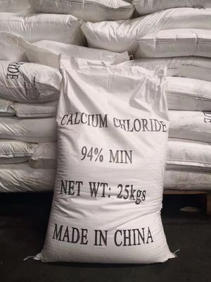 Flocons industriels de Choride de calcium de CaCl2 de catégorie de 74% pour l'agent de fonte de neige