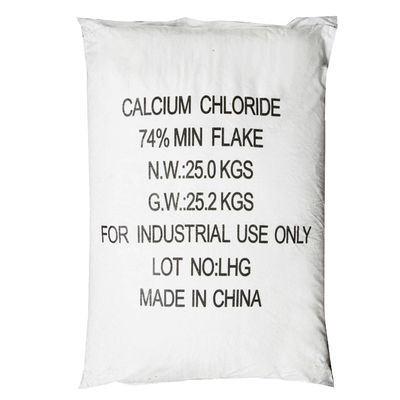 Cacl2 Chlorure de calcium de qualité industrielle Flocons blancs 10043-54-4 74% 25 KG